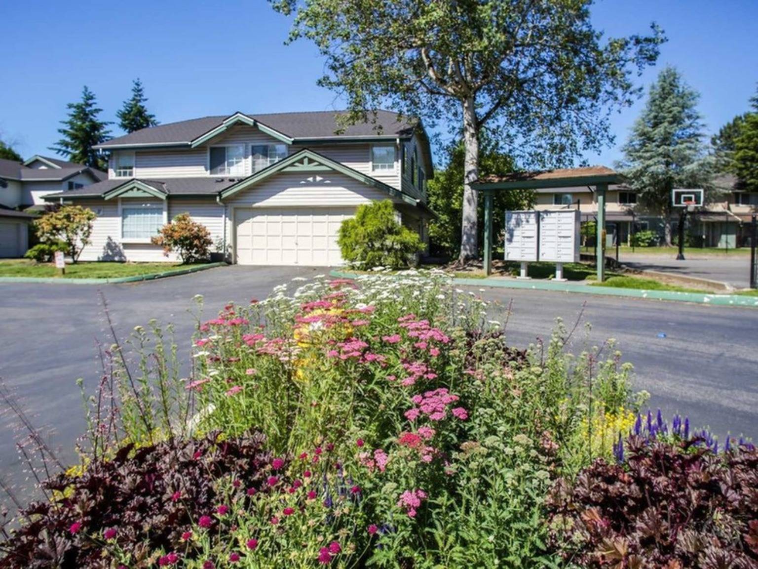 View Photos Parklane Townhomes