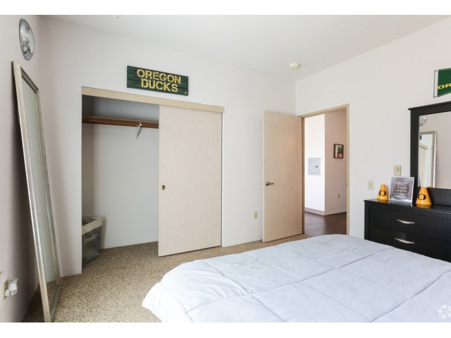 Large Bedrooms & Closet Space