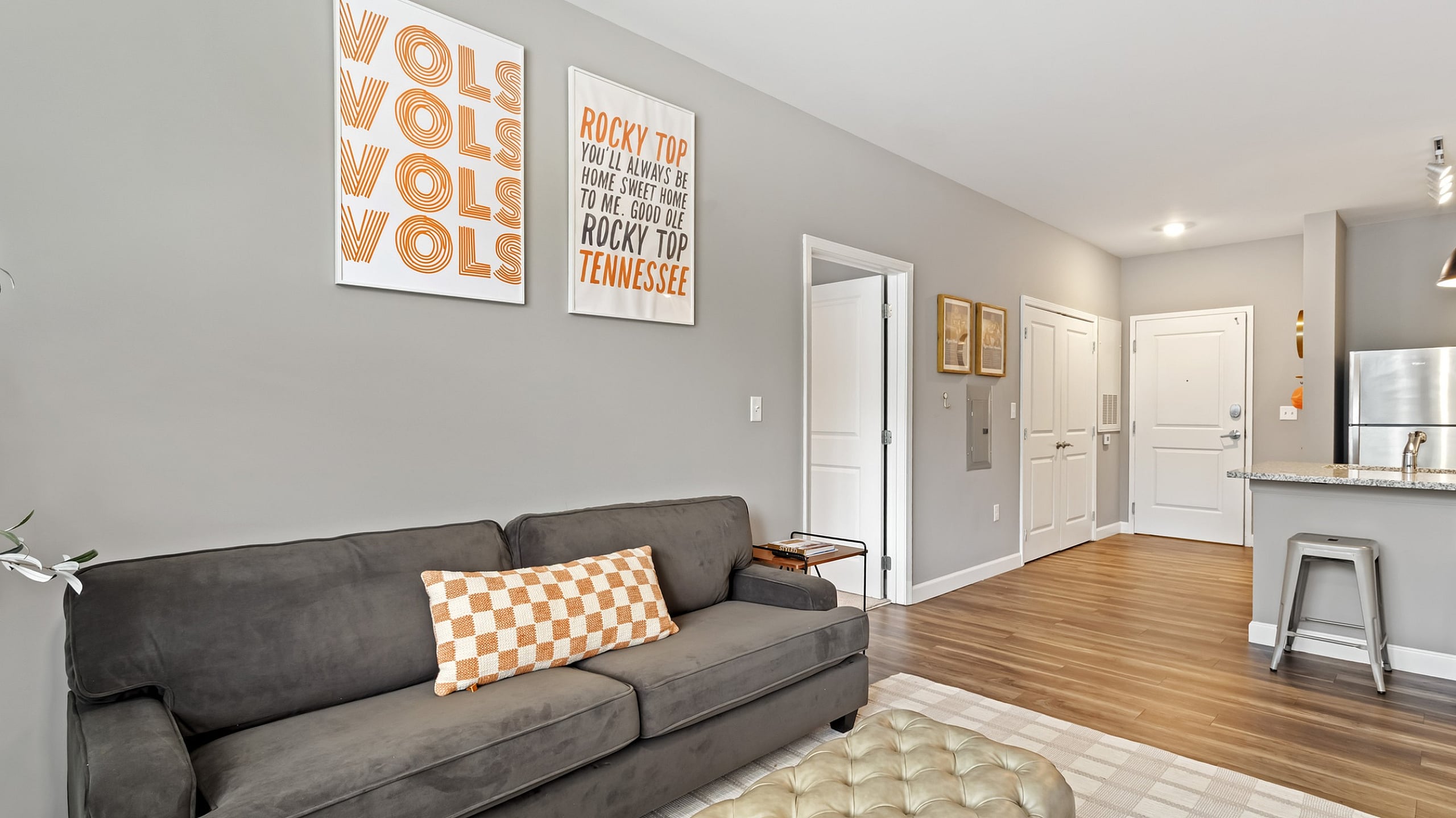 303 Flats student apartment floor plan options near University of Tennessee in Knoxville, TN