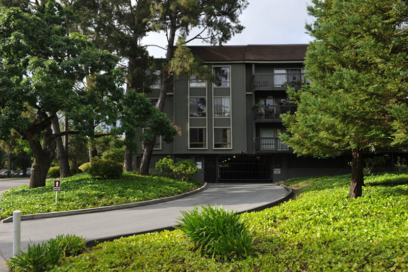 View Photos Seven Oaks Menlo Park Apartments for Rent