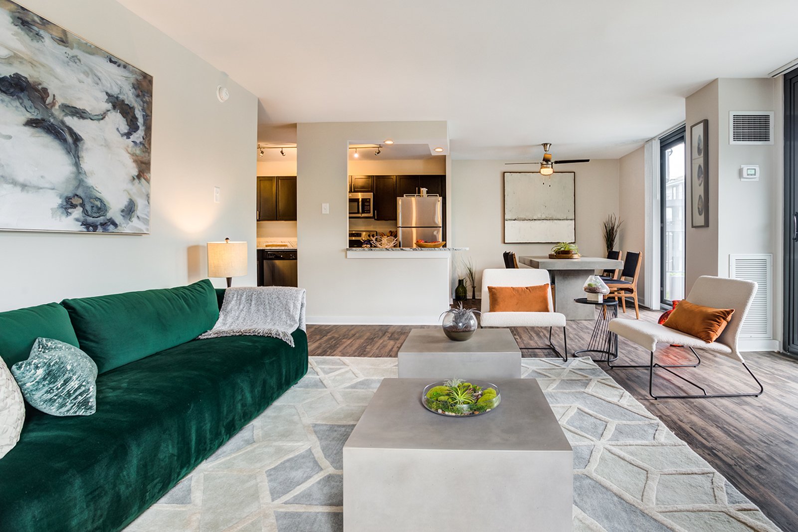 Apartments in Wheaton IL ReNew Wheaton Center Official Site