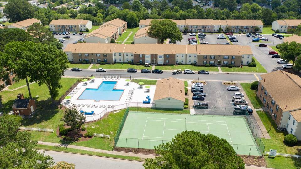Community Photos ReNew Virginia Beach Apartment Homes for Rent in