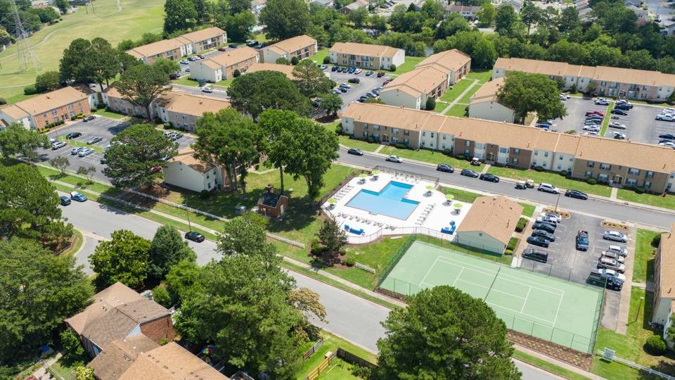 Community Photos ReNew Virginia Beach Apartment Homes for Rent in
