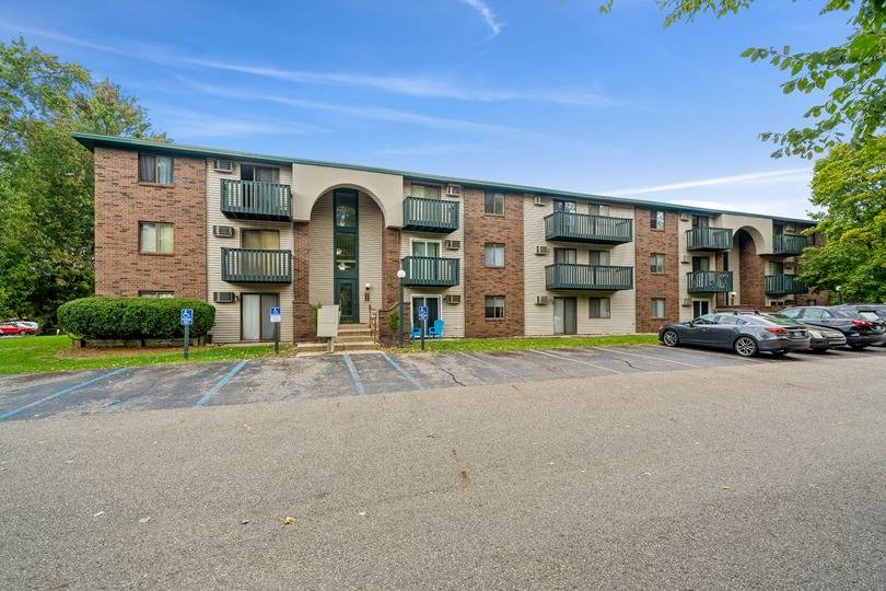 Community Photos ReNew Prairie Park Apartment Homes for Rent in