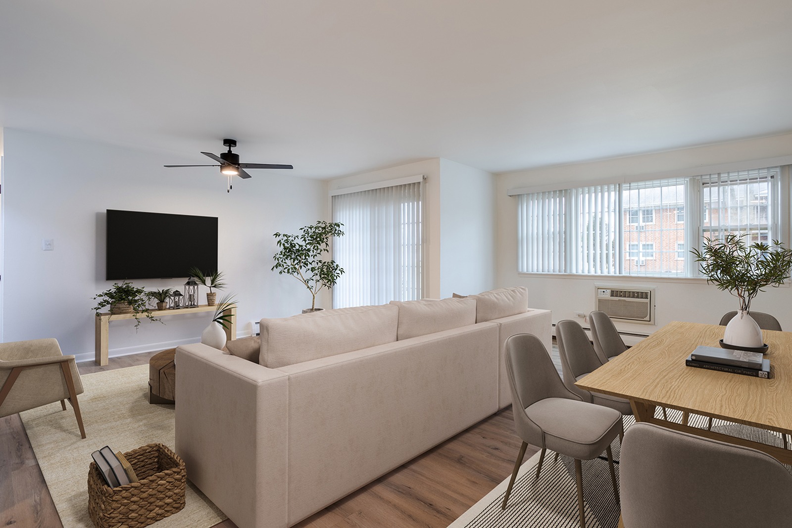 Community Photos ReNew Des Plaines South Apartment Homes for Rent in