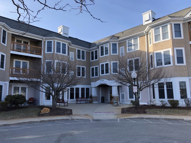 Exterior shot of Zen Easton including leasing office front.