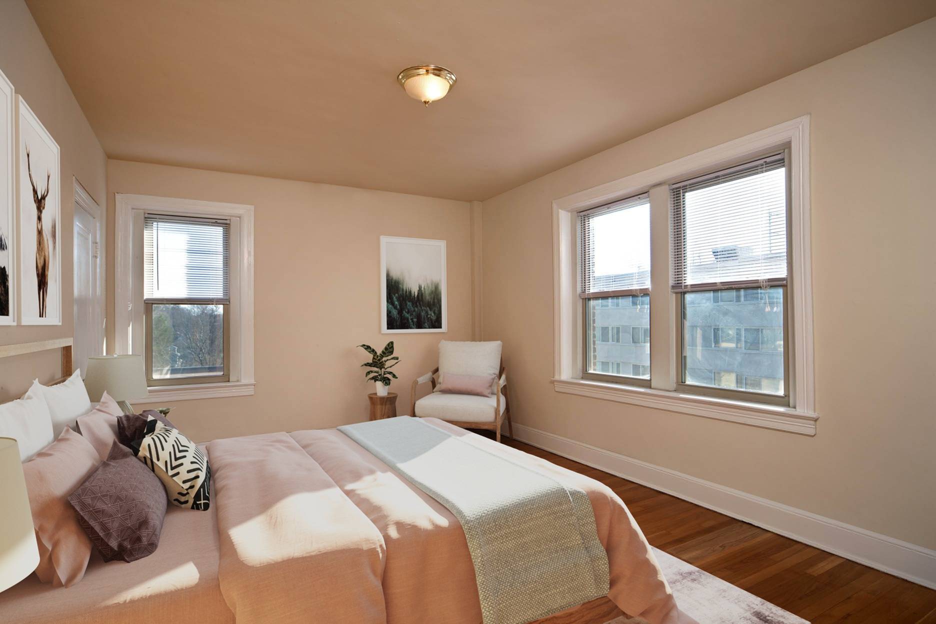 View Photos La Reine Apartments