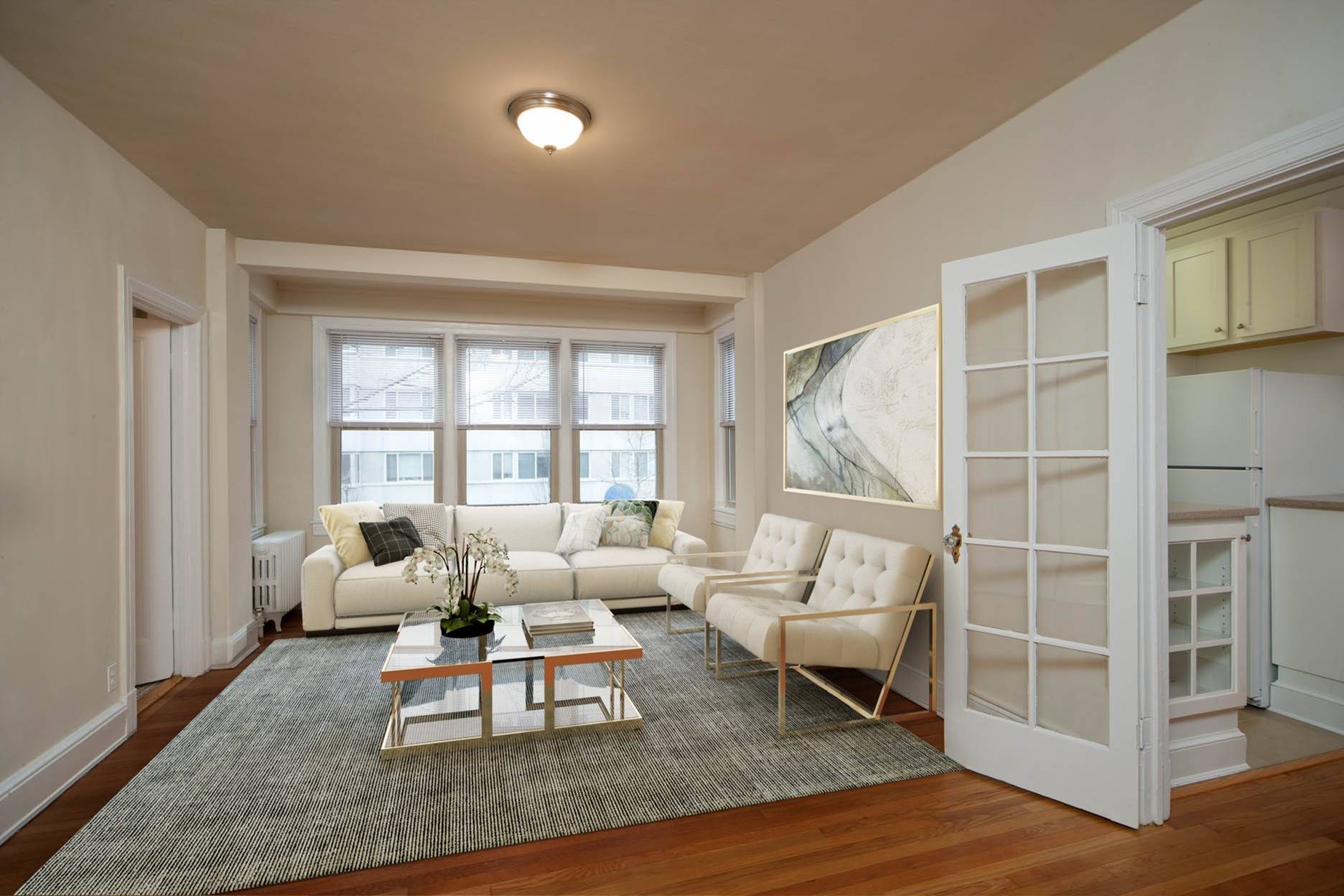 View Photos La Reine Apartments