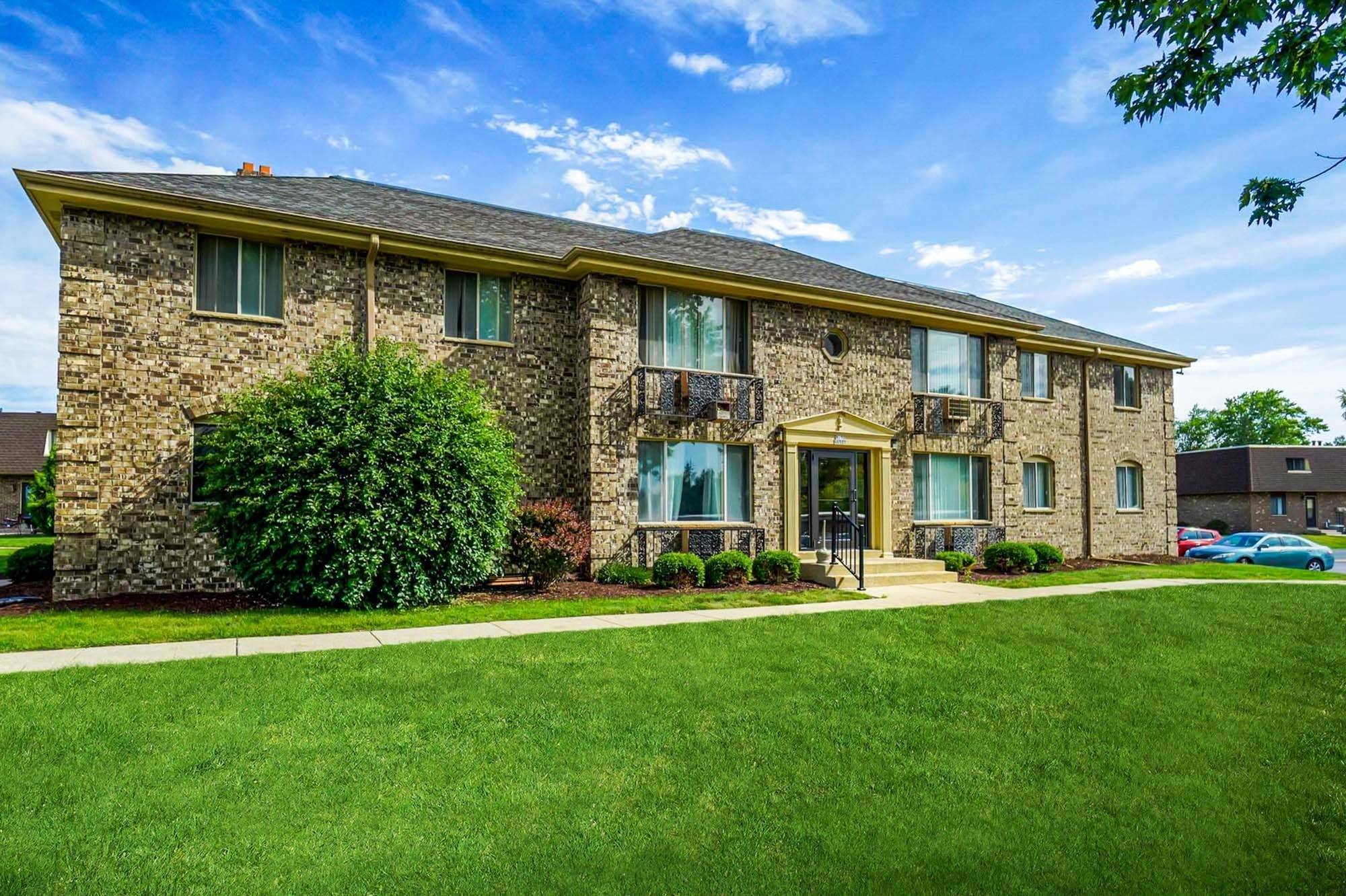 Photo Gallery & Tour Stone Point Apartments