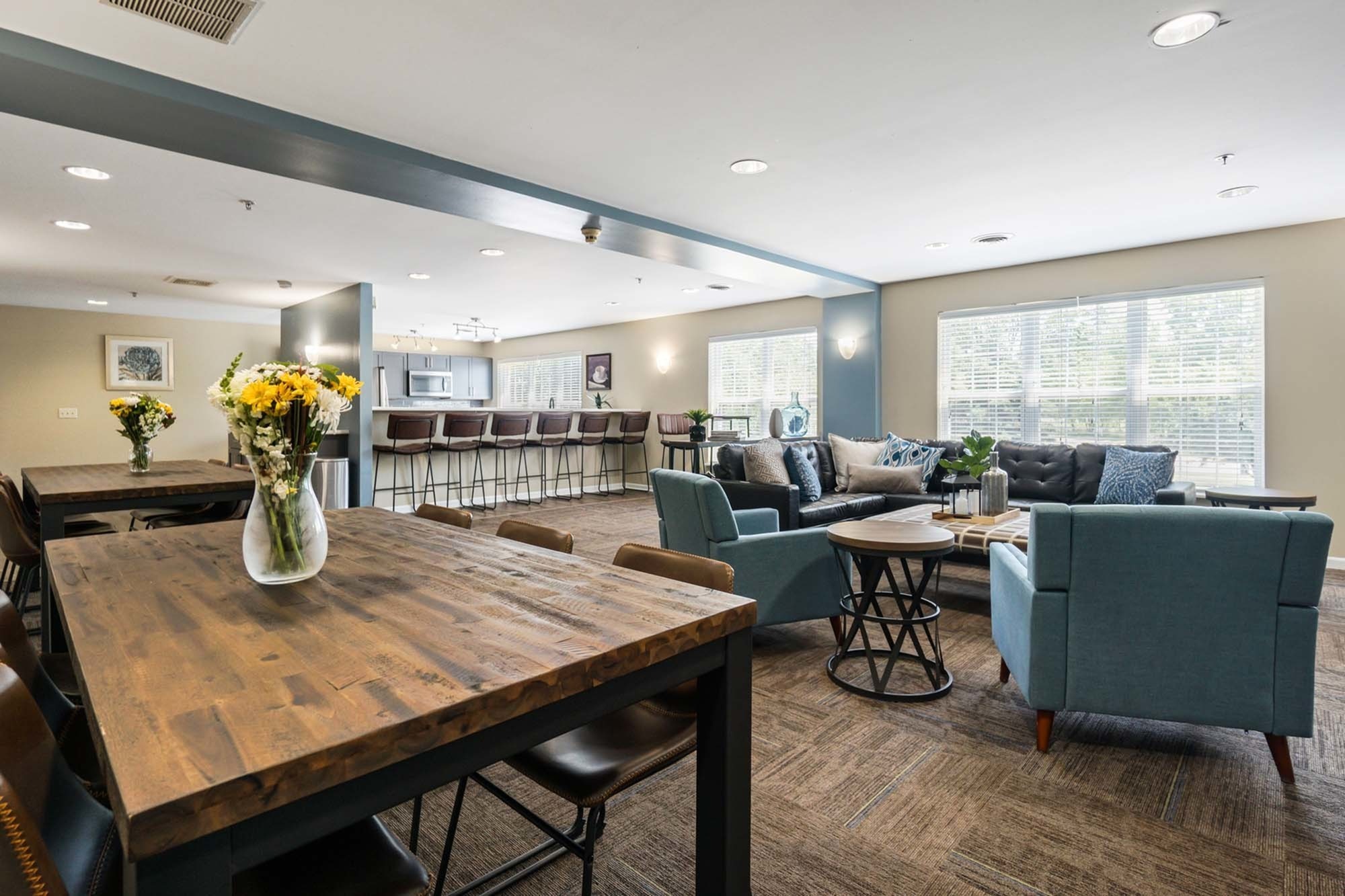 Photo Gallery & Tour Barrington Place Apartments