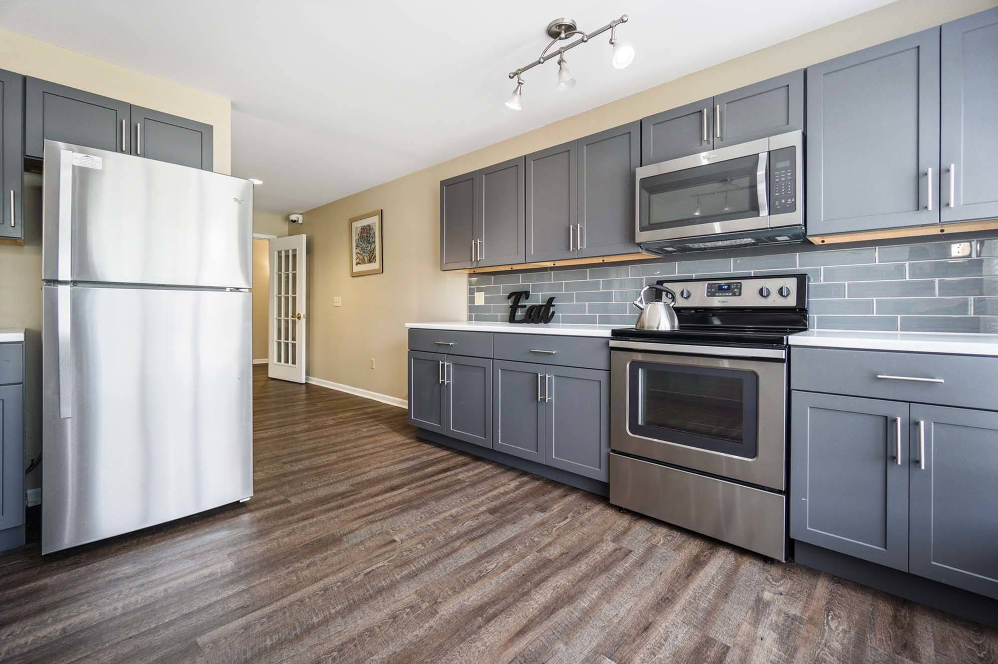 Photo Gallery & Tour Barrington Place Apartments