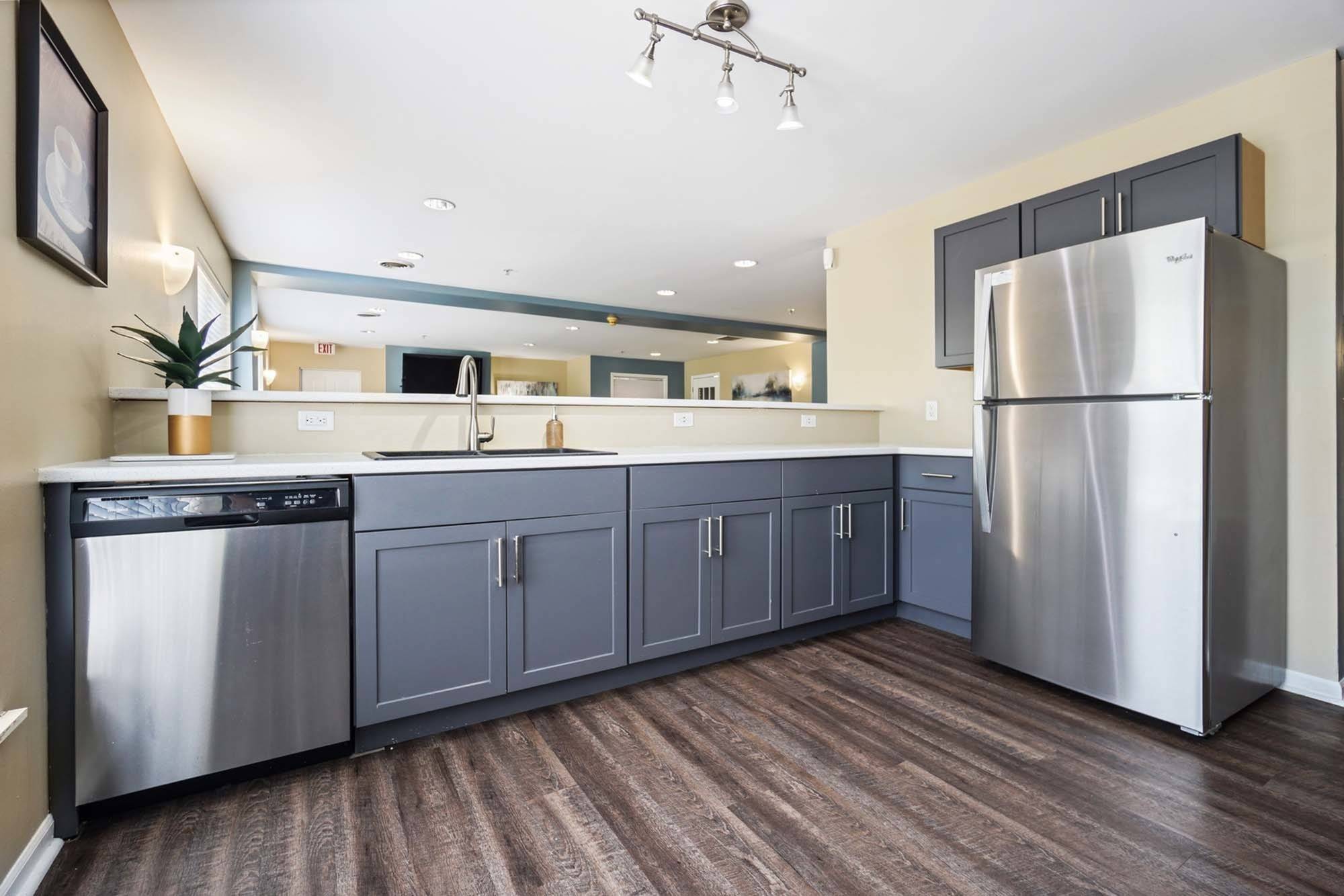 Photo Gallery & Tour Barrington Place Apartments