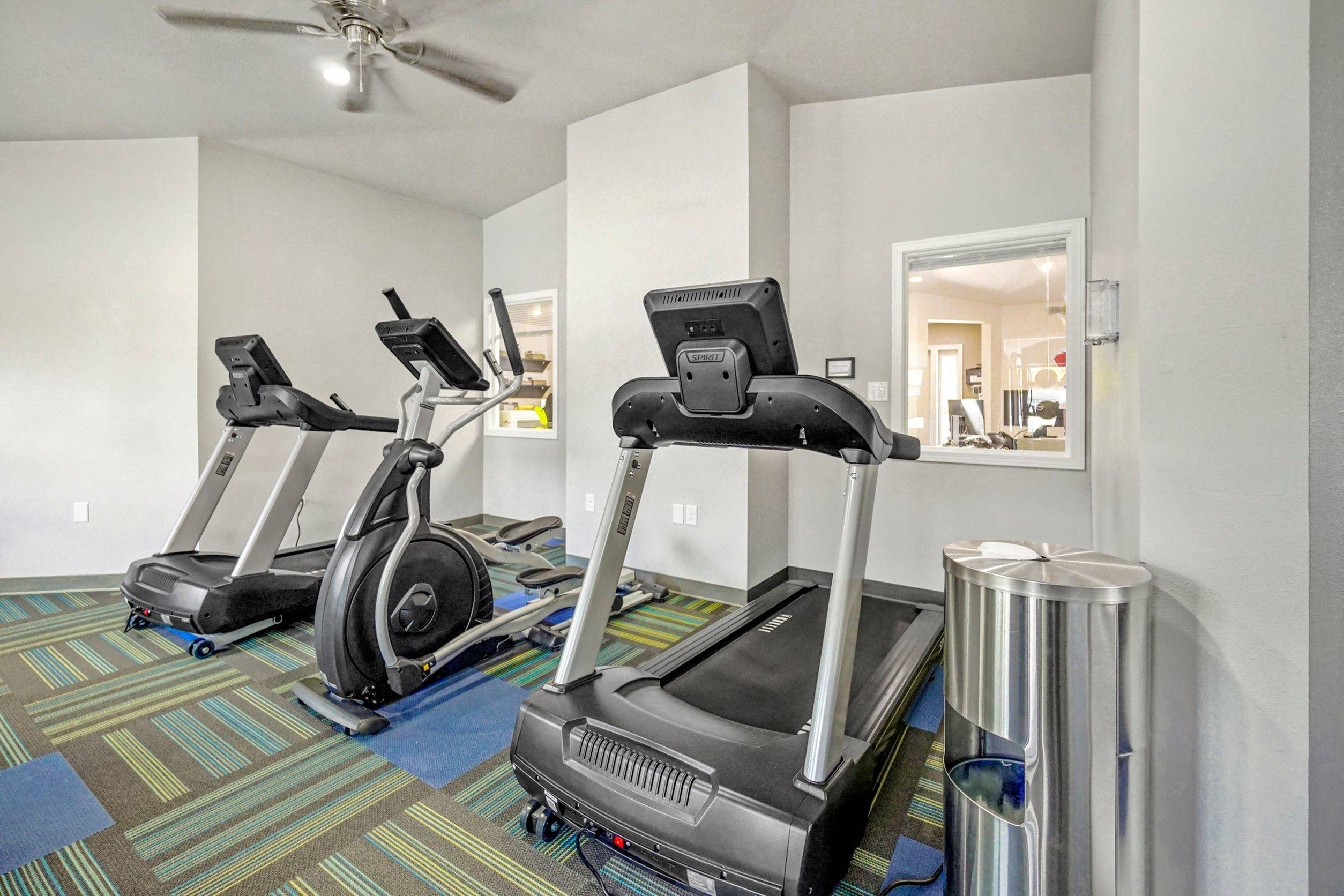 Photo Gallery & Tour Foxcroft Apartments