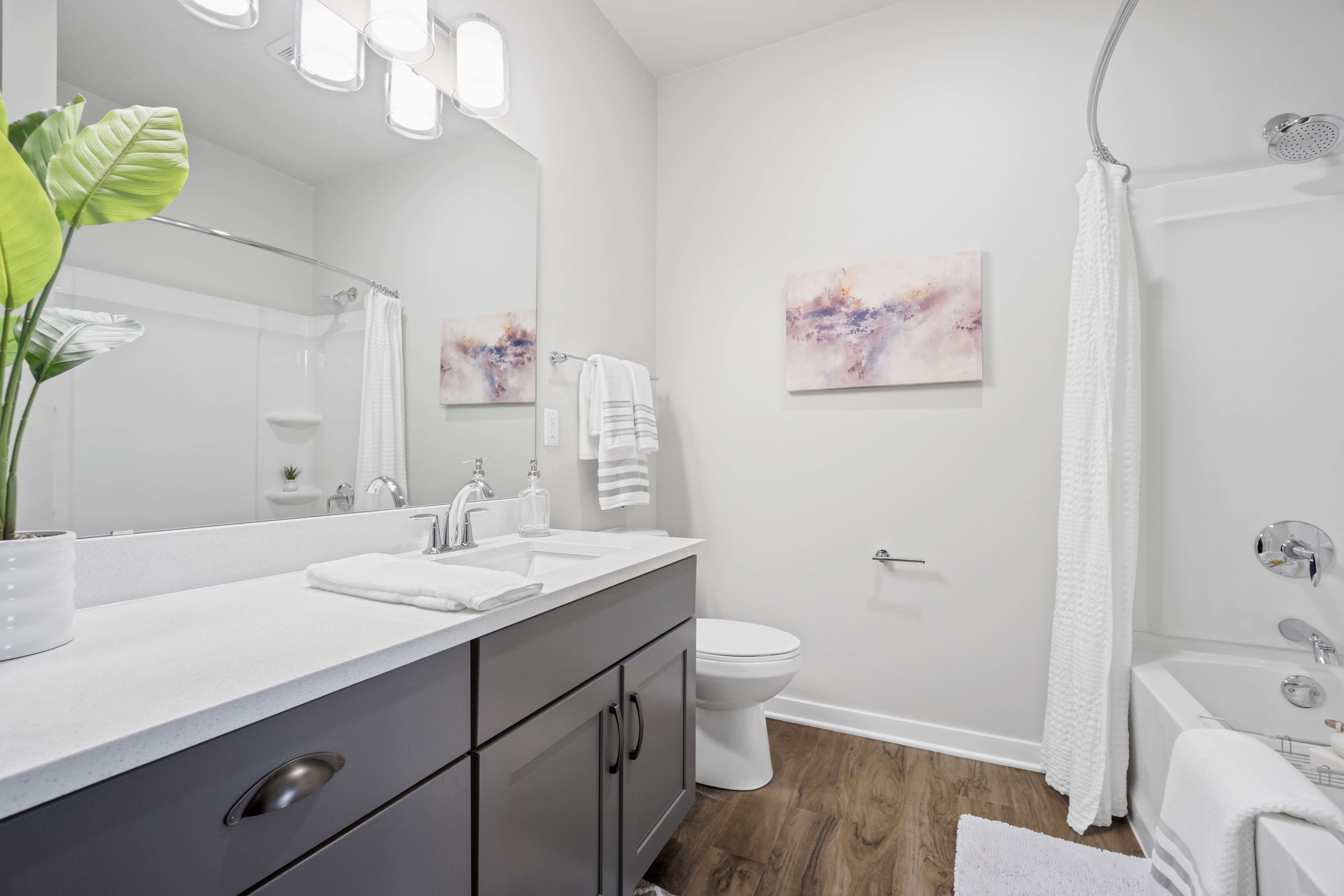 Photo & Virtual Tour Apartments in Mount Pleasant, Wisconsin