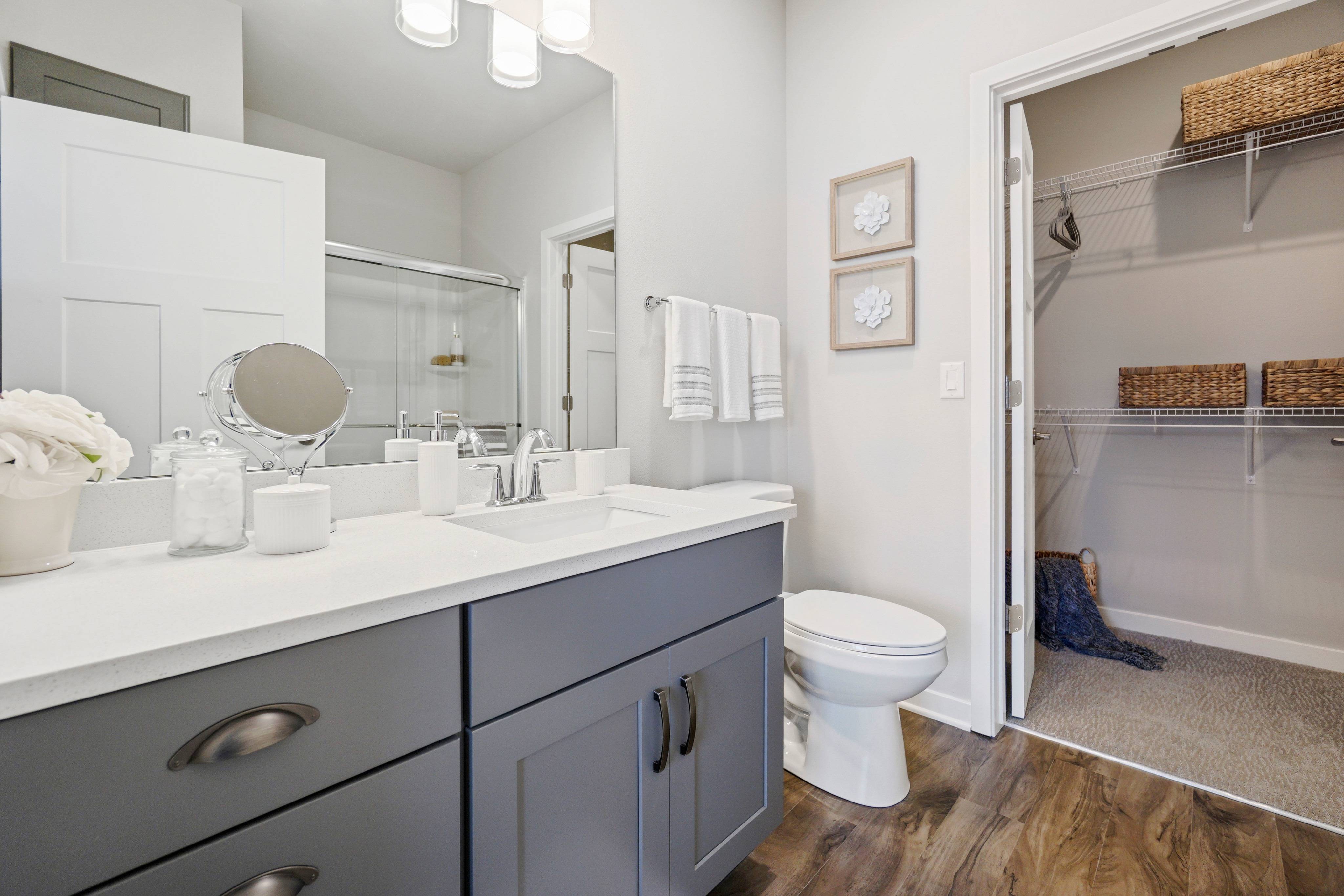 Photo & Virtual Tour Apartments in Plainfield, Illinois