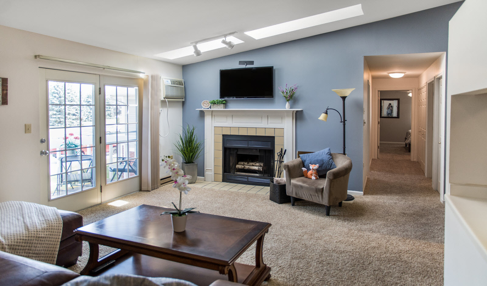 Photo Gallery & Tour Foxcroft Apartments