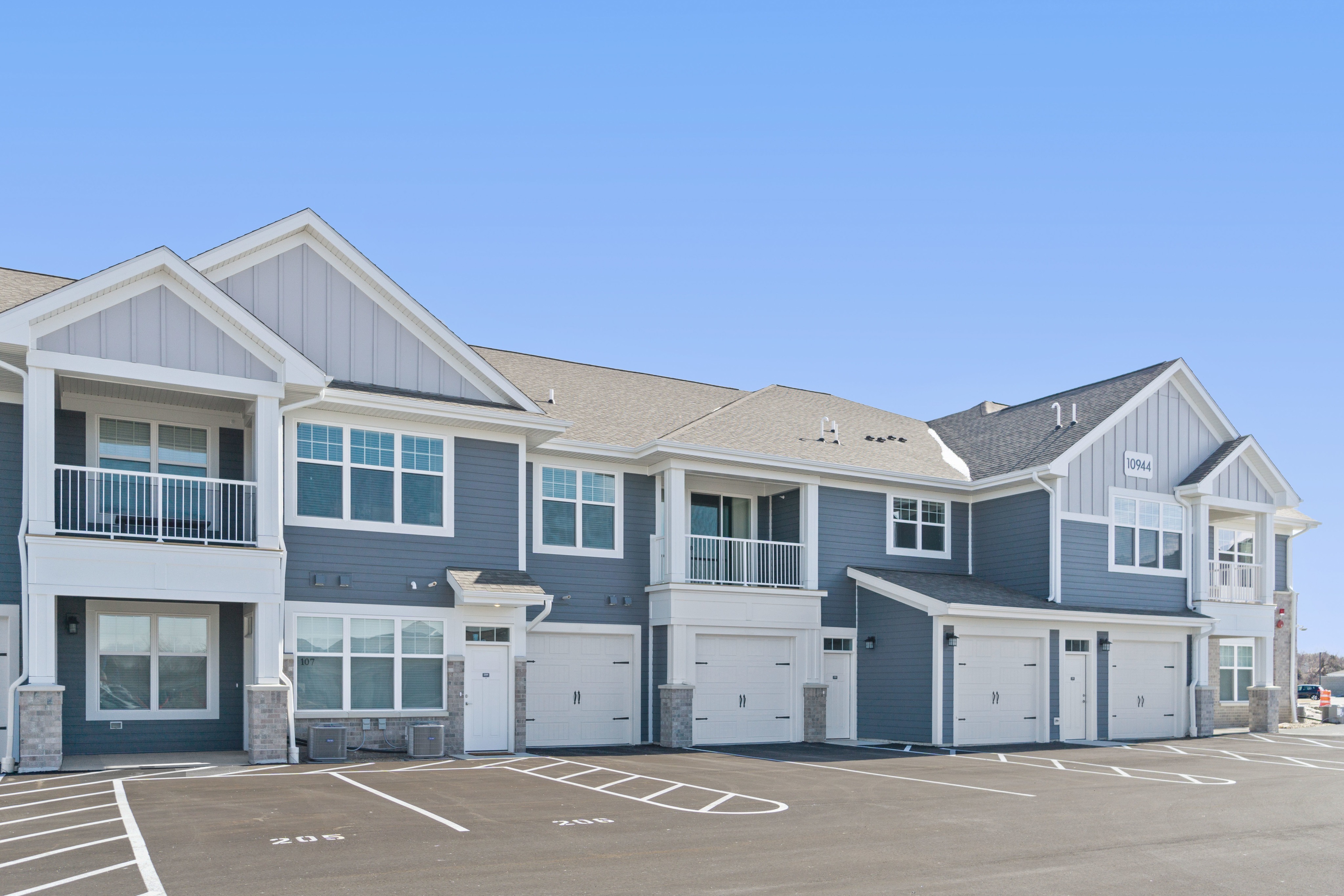 Photo & Virtual Tour Apartments in Plainfield, Illinois