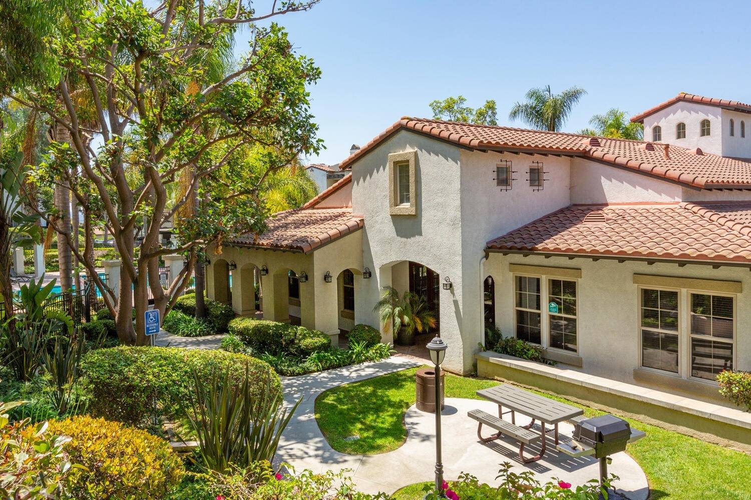 Apartments in Chula Vista Elan Sevilla