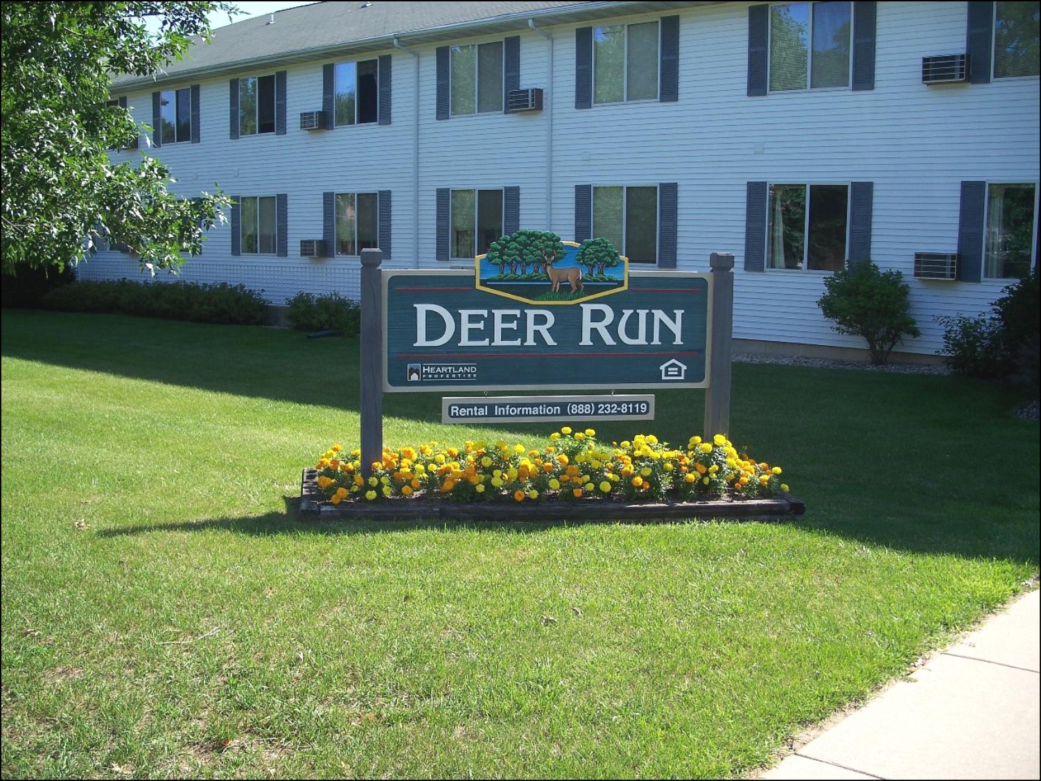 1 2 Bed Apartments Check Availability Deer Run Apartments