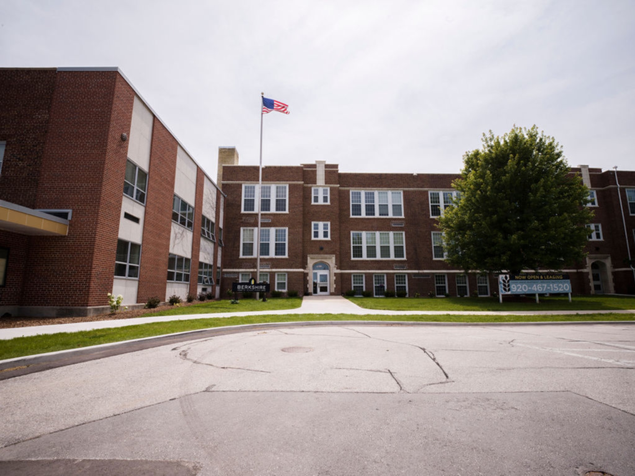 1 3 Bed Apartments Check Availability Berkshire Sheboygan Falls