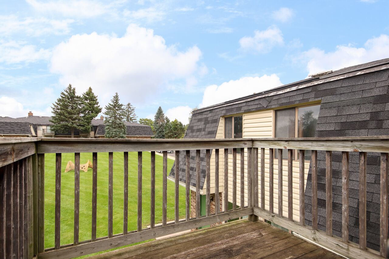 Apartments Walled Lake MI Tivoli Apartments