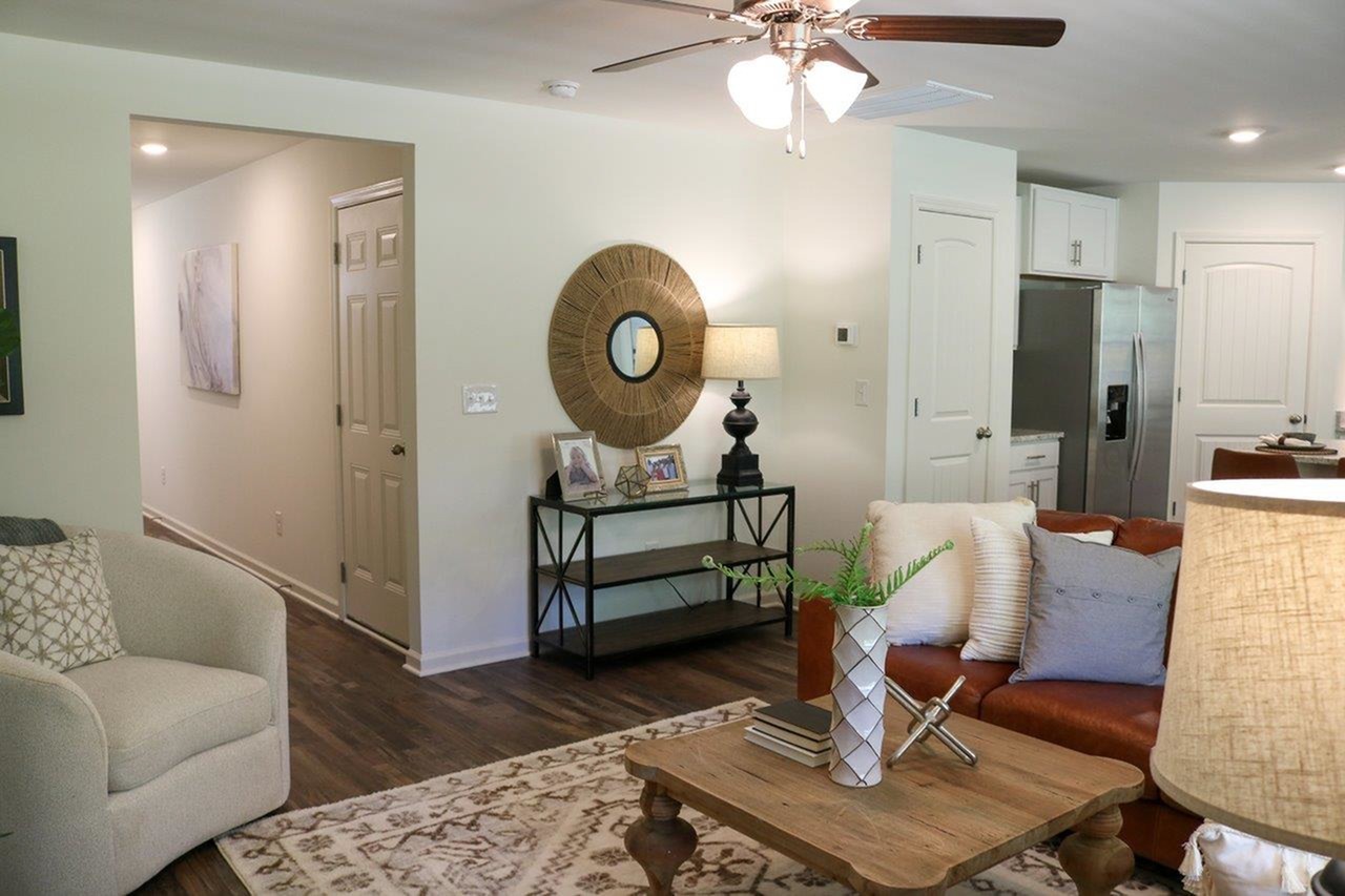 View Photos Oak Tree Homes for Rent